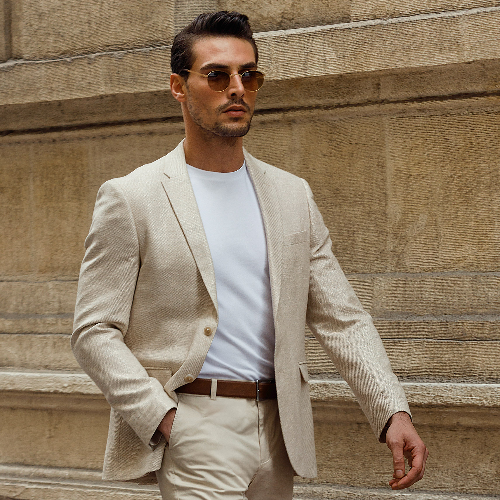 Linen jacket Masculine linen jacket in the color sand